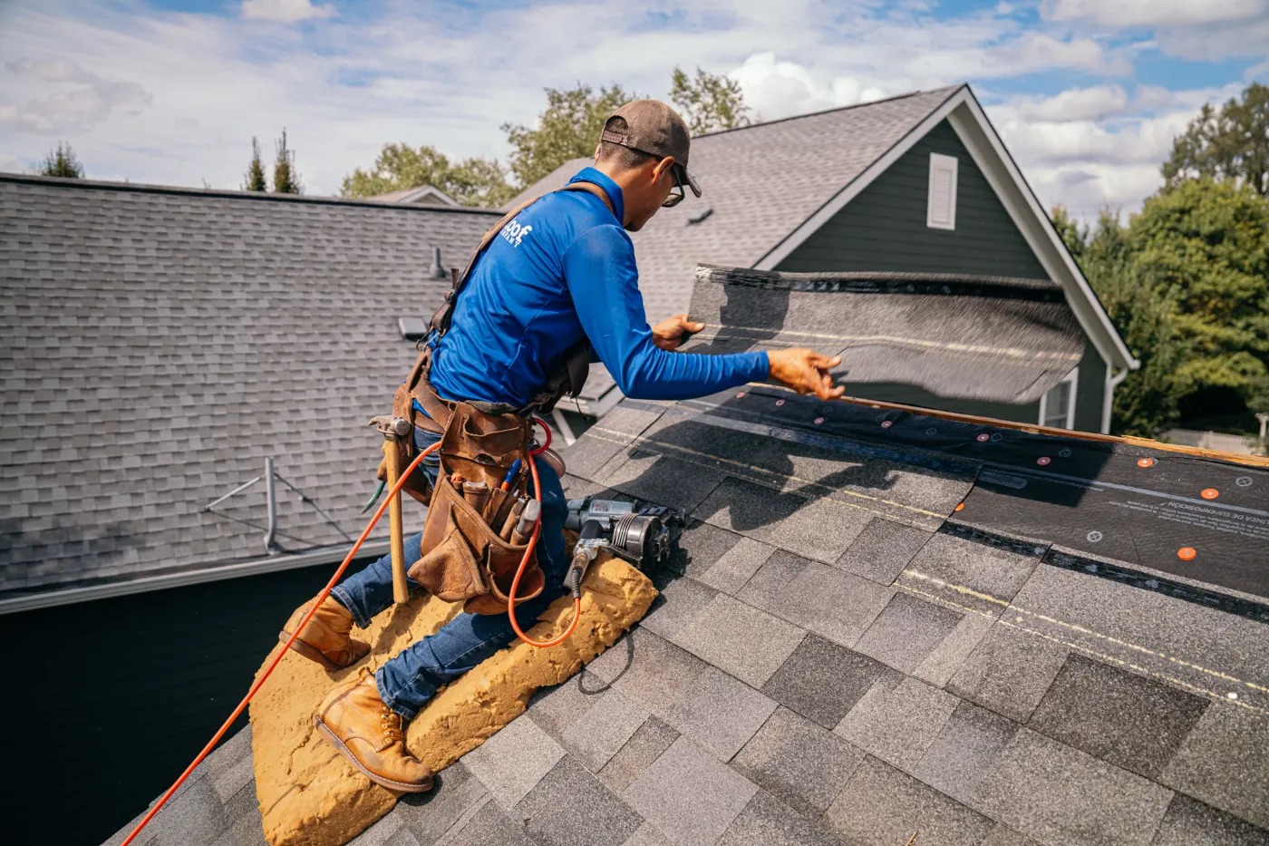Manufacturer-certified roof installation in Heritage Lake